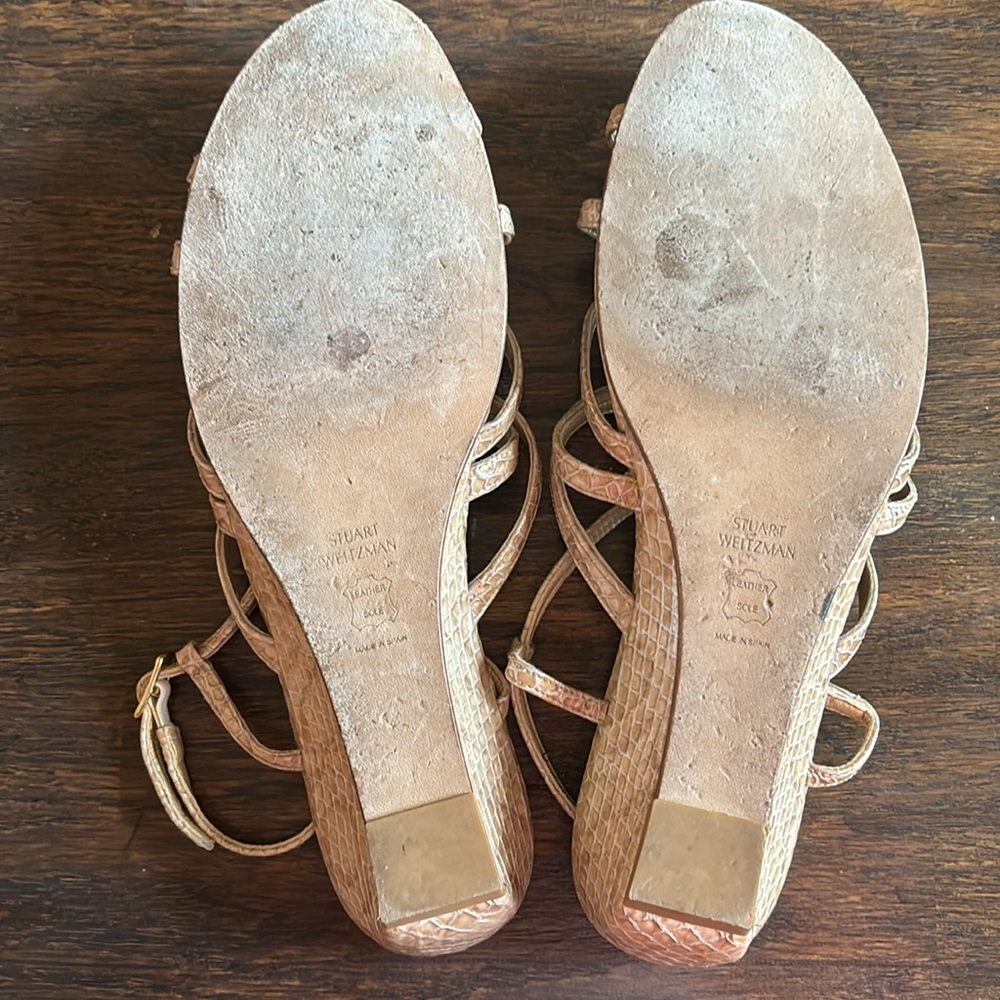 Stuart Weitzman Croc-Embossed Low Wedge Sandals 9… - image 3